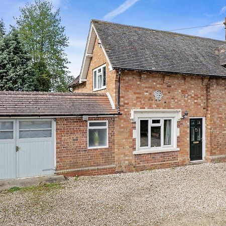 Wheelbarrow Cottage Bengeworth Exterior foto