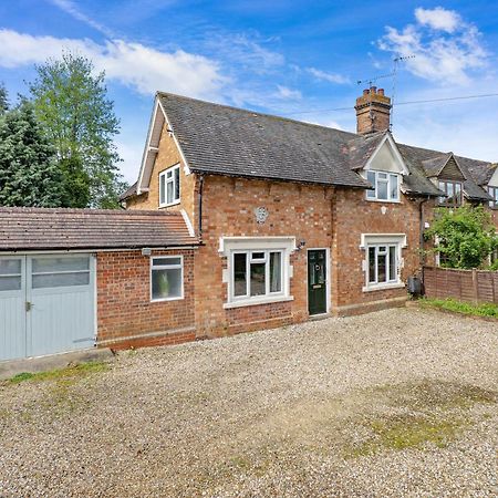 Wheelbarrow Cottage Bengeworth Quarto foto
